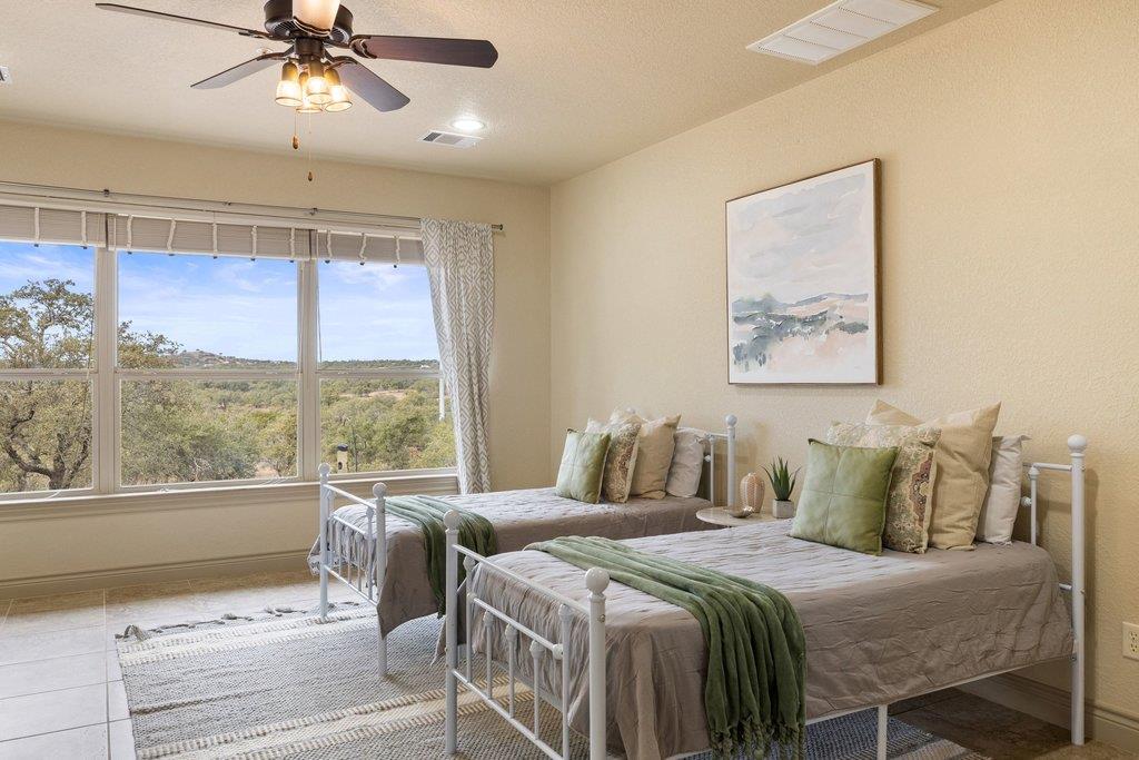 232 Crooked Oak LN