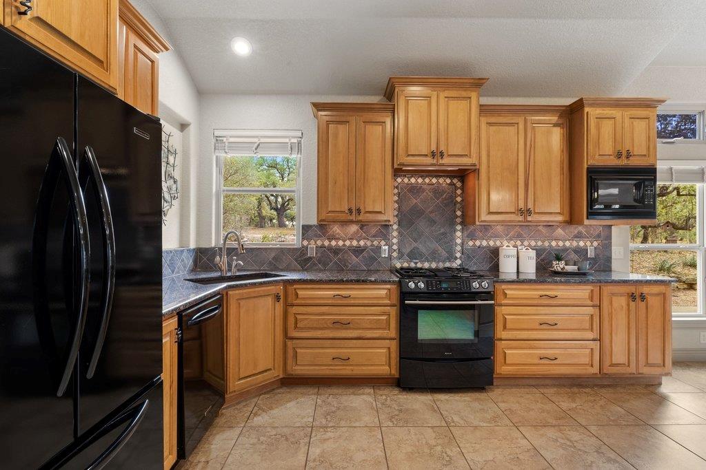 232 Crooked Oak LN