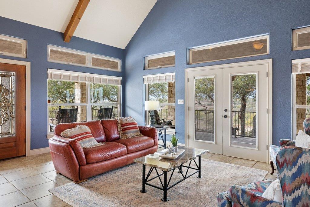 232 Crooked Oak LN