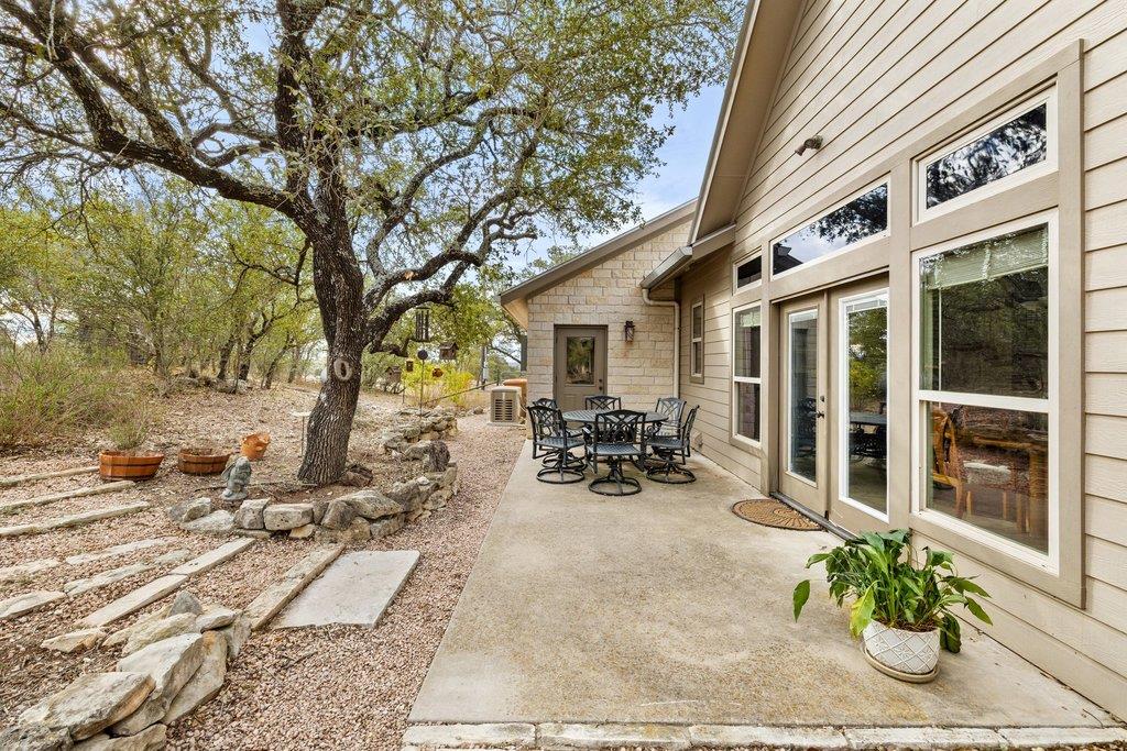 232 Crooked Oak LN