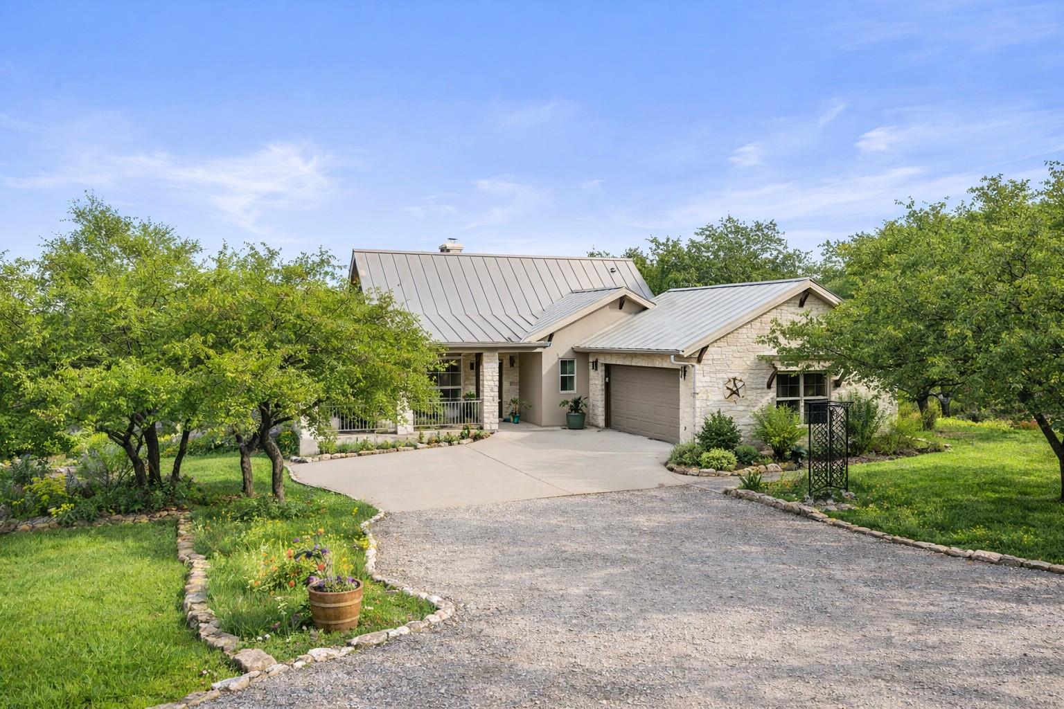 232 Crooked Oak LN
