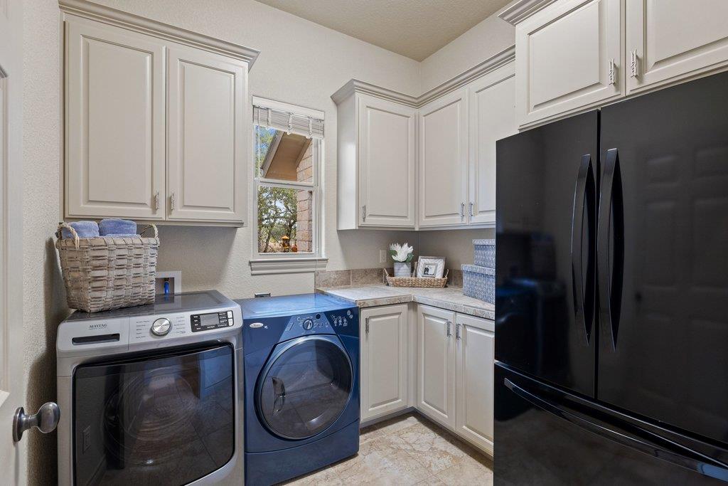 232 Crooked Oak LN