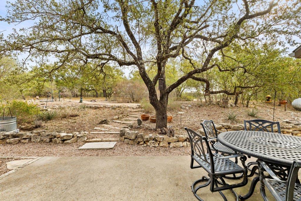 232 Crooked Oak LN
