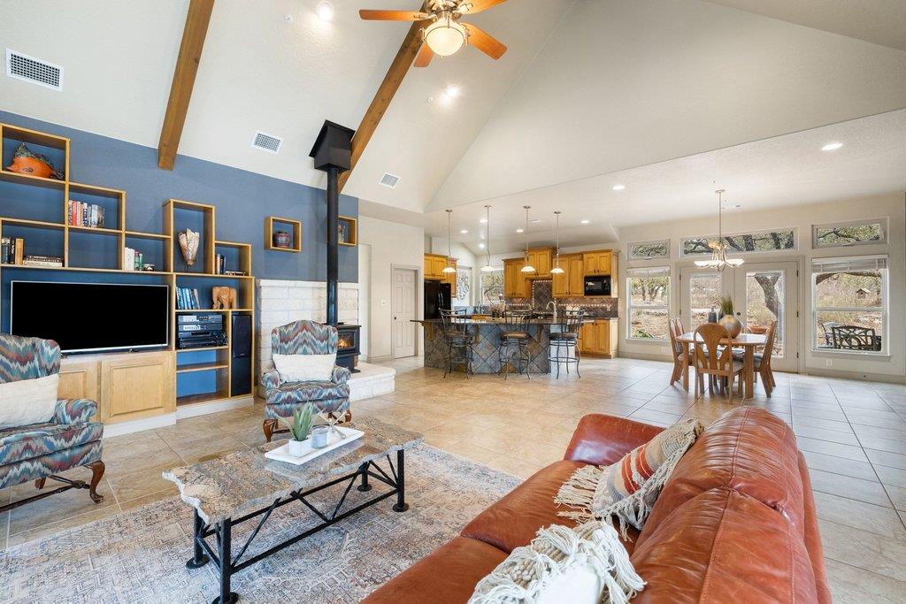 232 Crooked Oak LN
