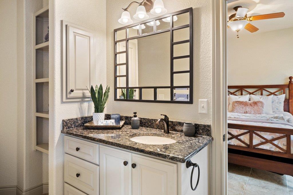 232 Crooked Oak LN