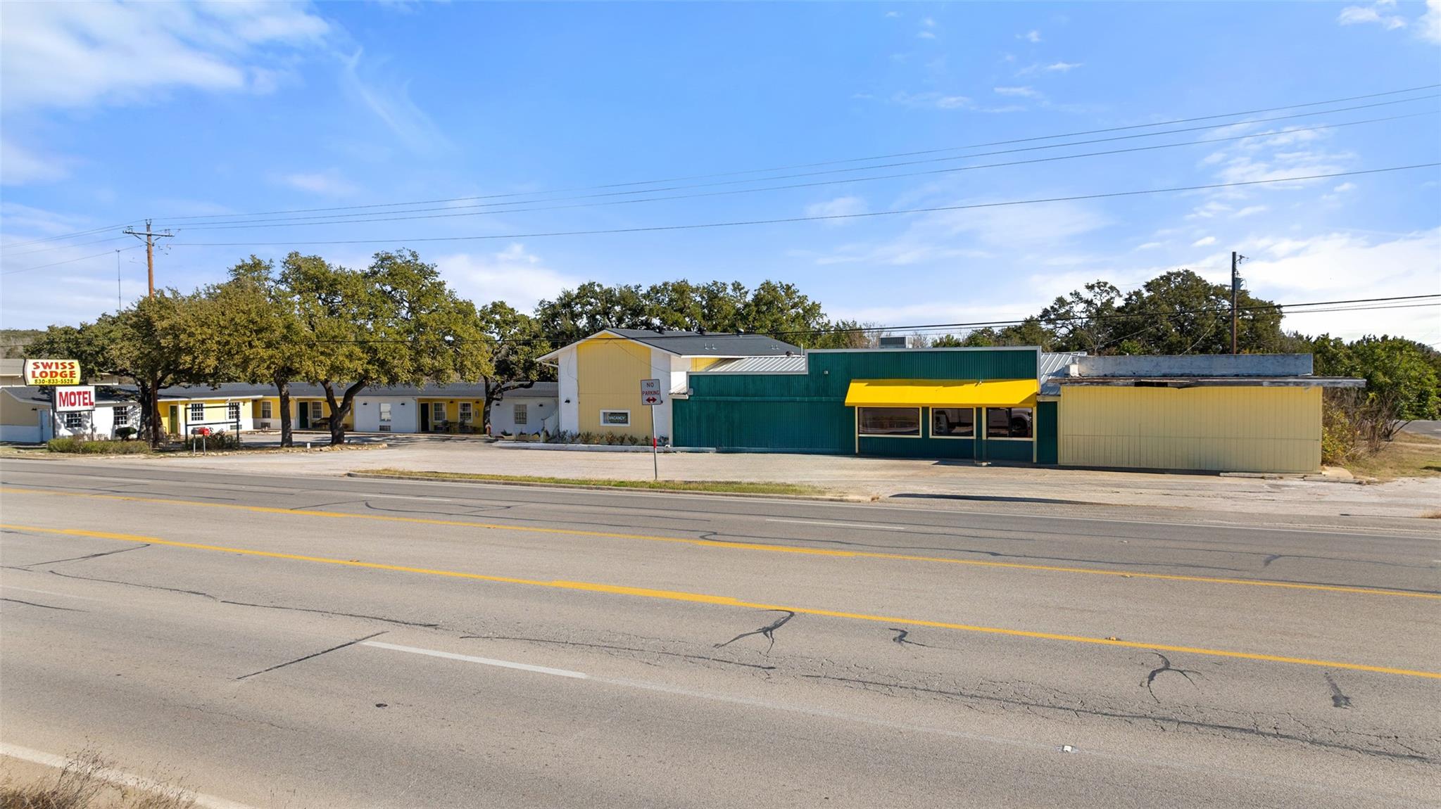 1206 Main St