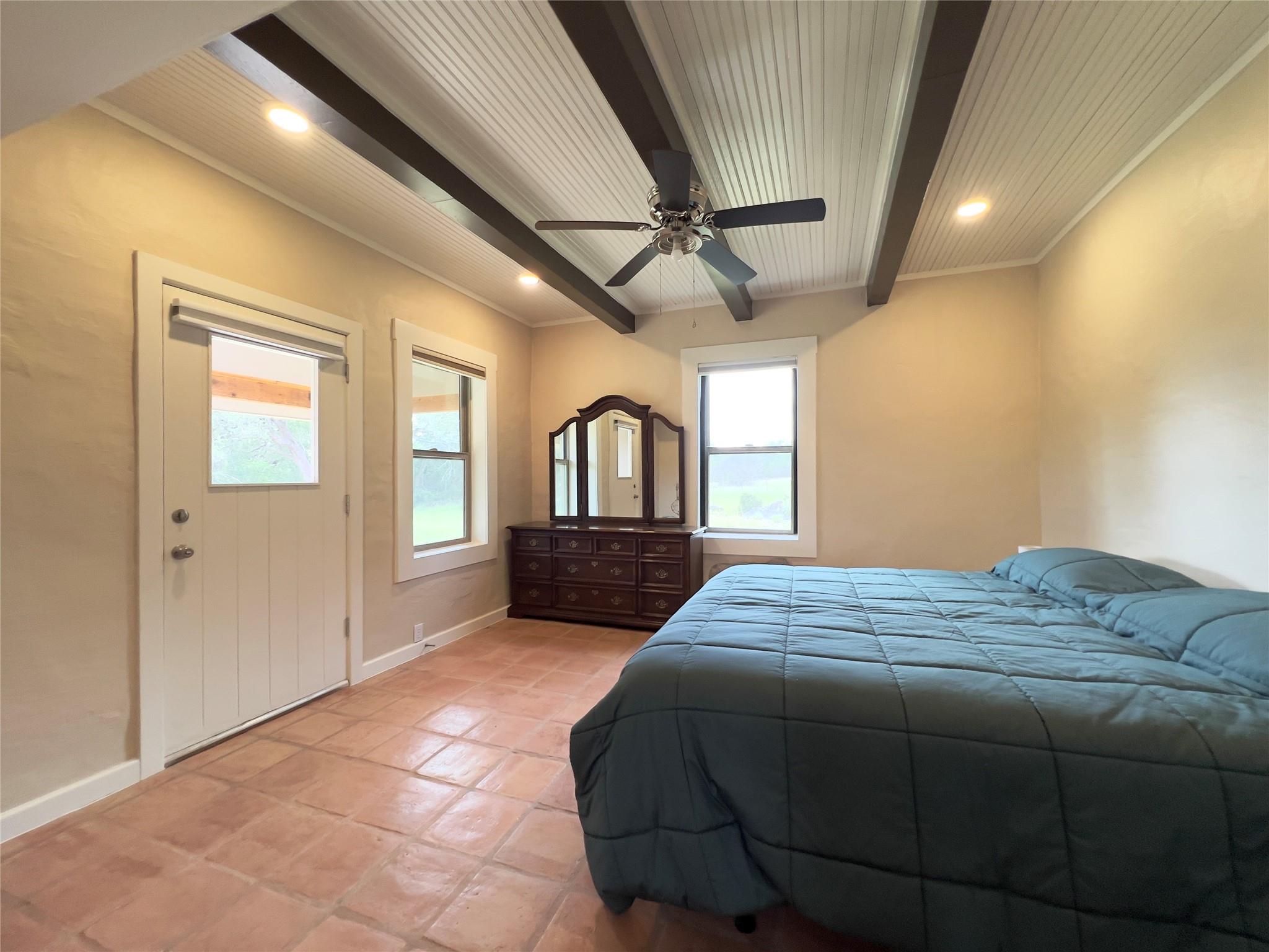 1366 Narrows RD
