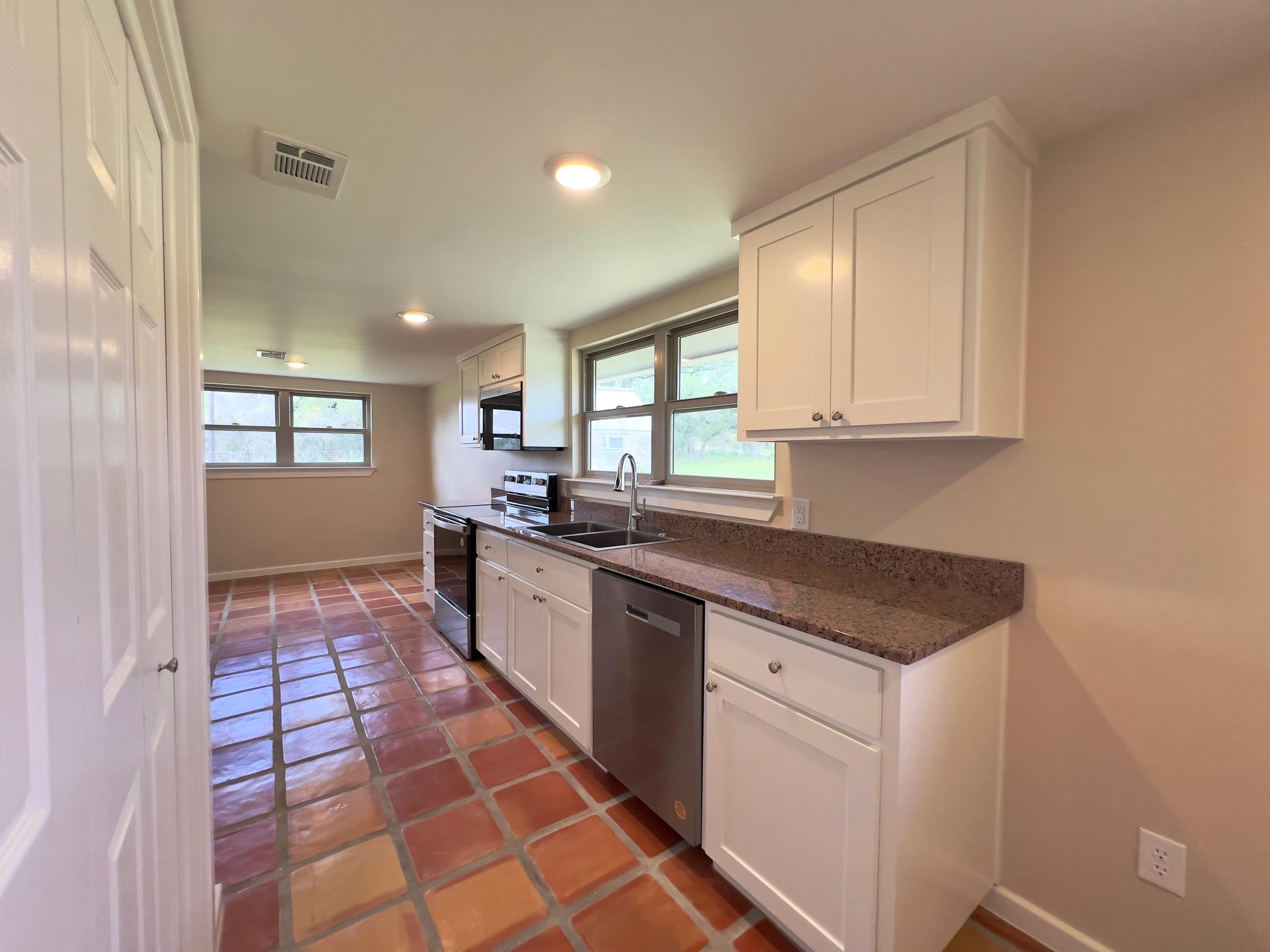 1366 Narrows RD