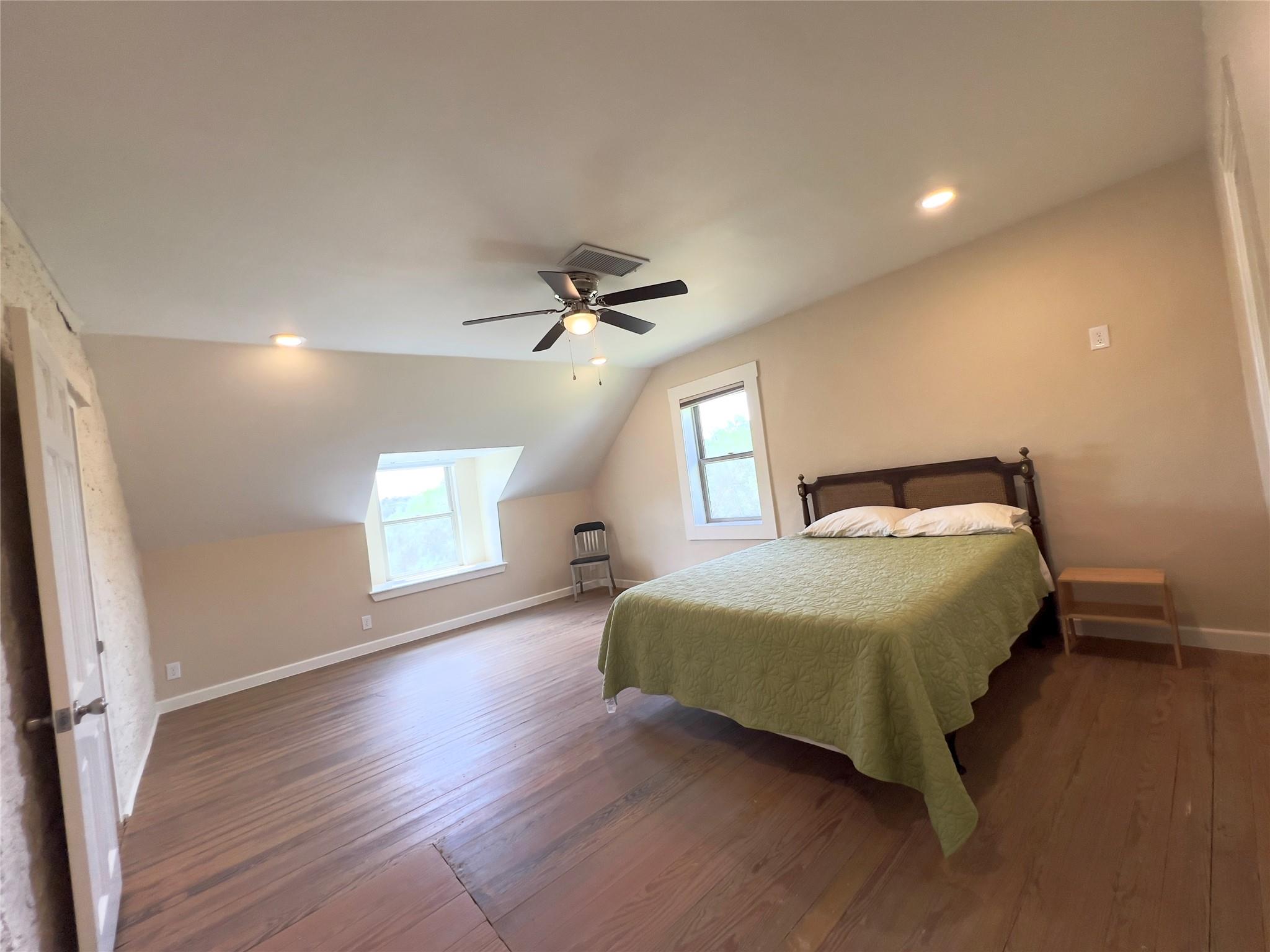 1366 Narrows RD