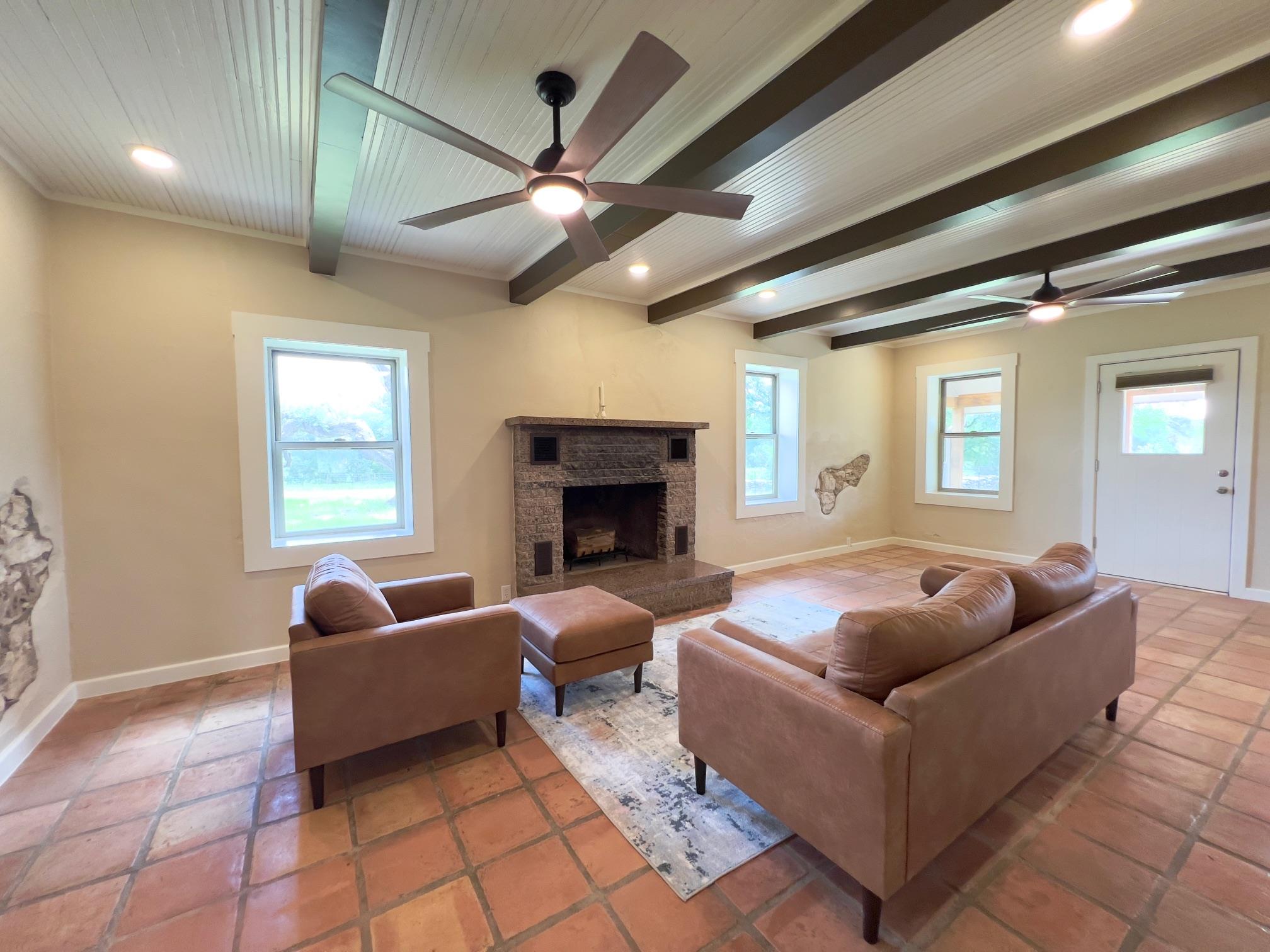 1366 Narrows RD