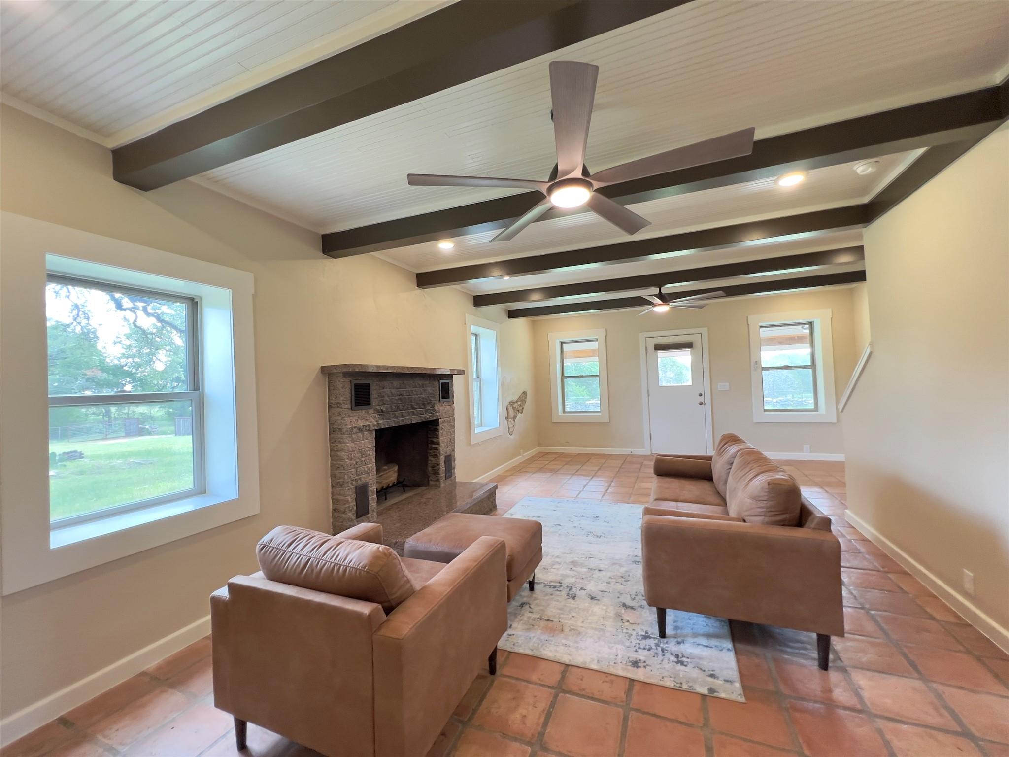 1366 Narrows RD
