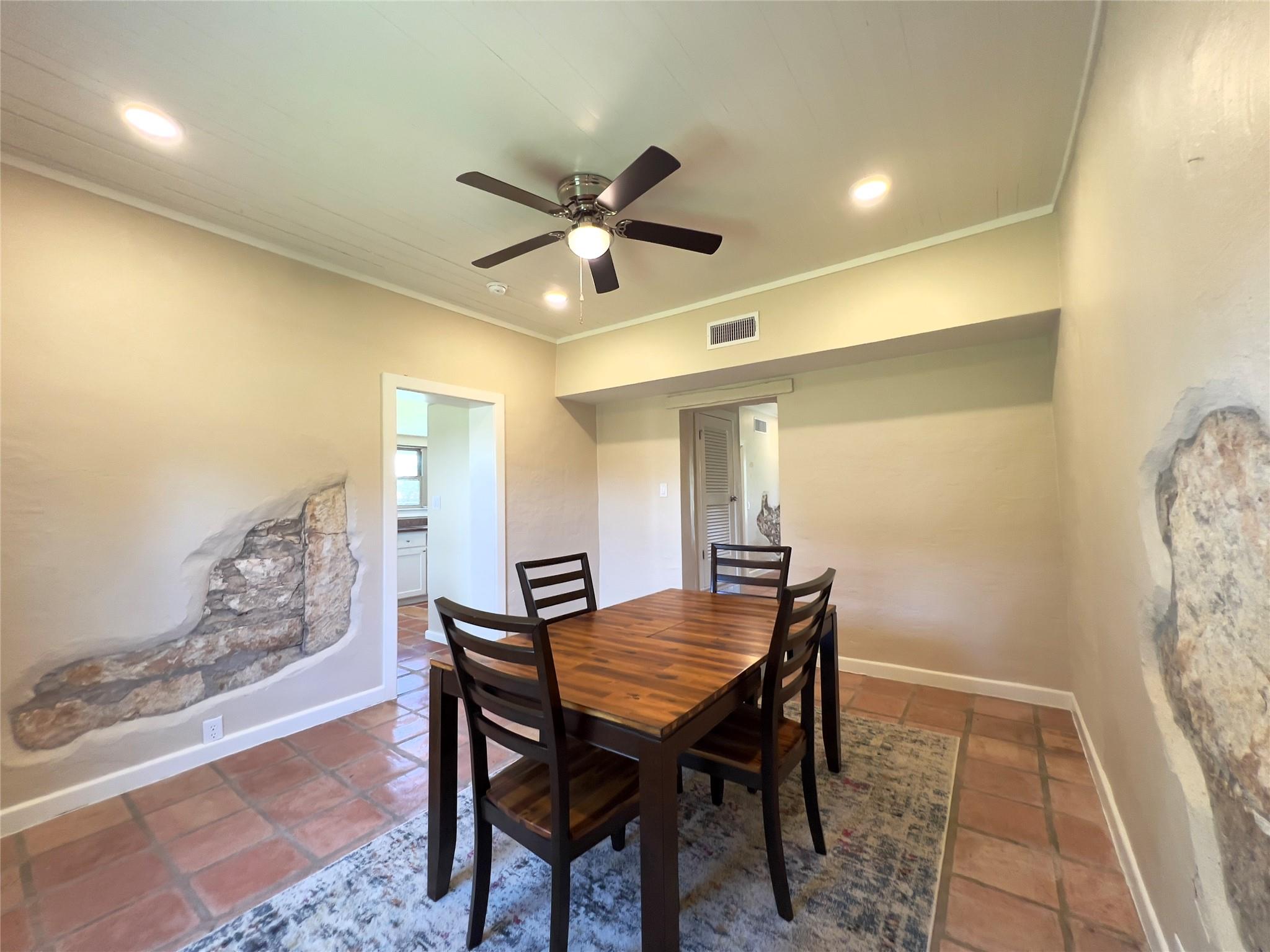 1366 Narrows RD
