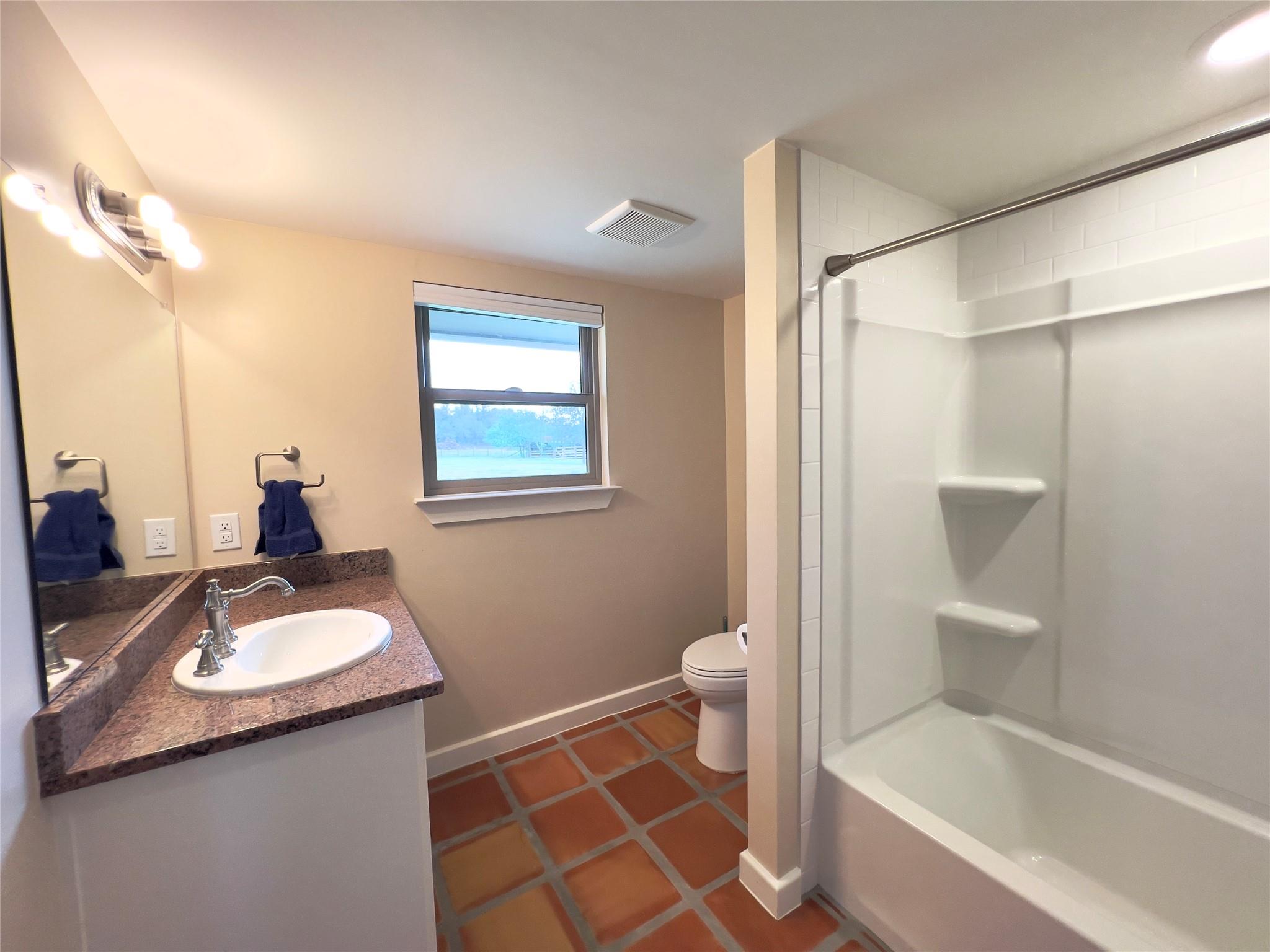 1366 Narrows RD