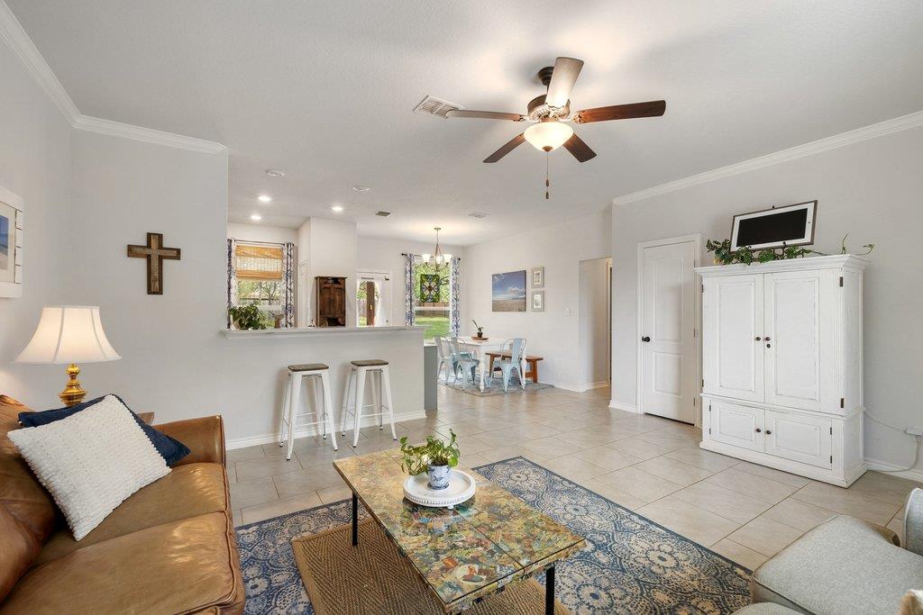 103 Leaning Oak CIR