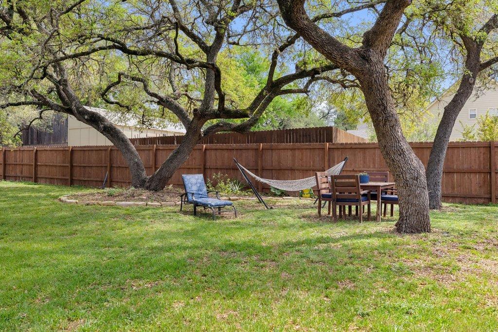 103 Leaning Oak CIR