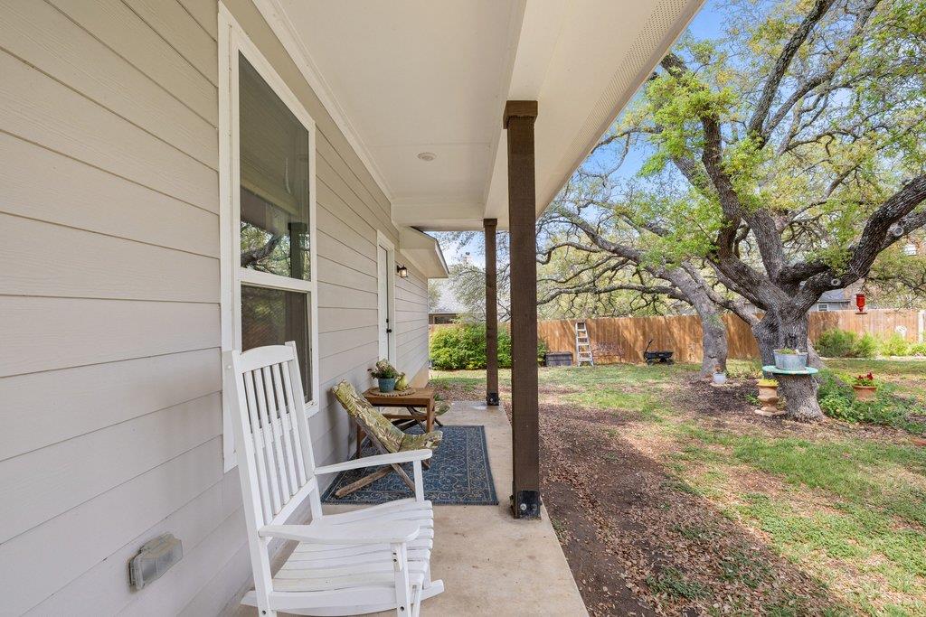 103 Leaning Oak CIR