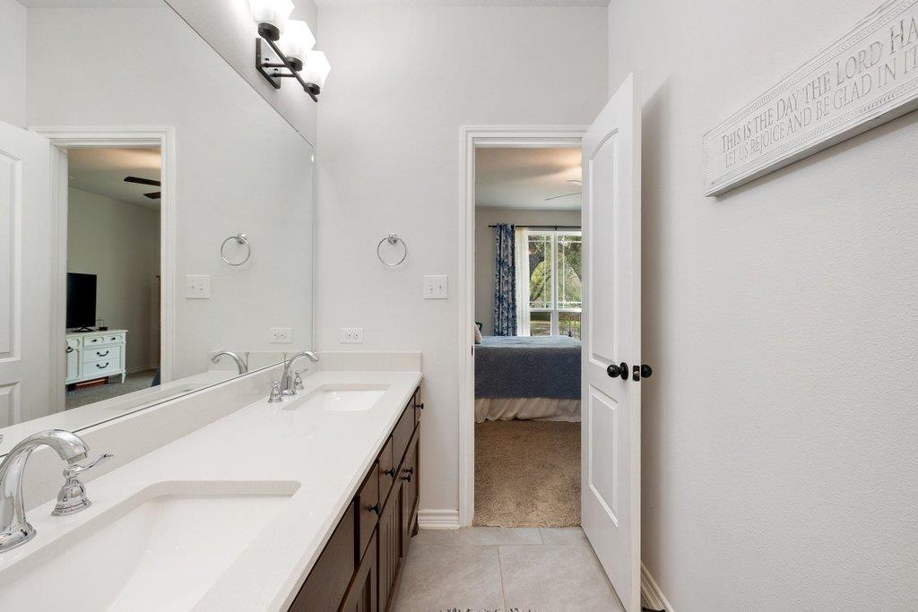 103 Leaning Oak CIR