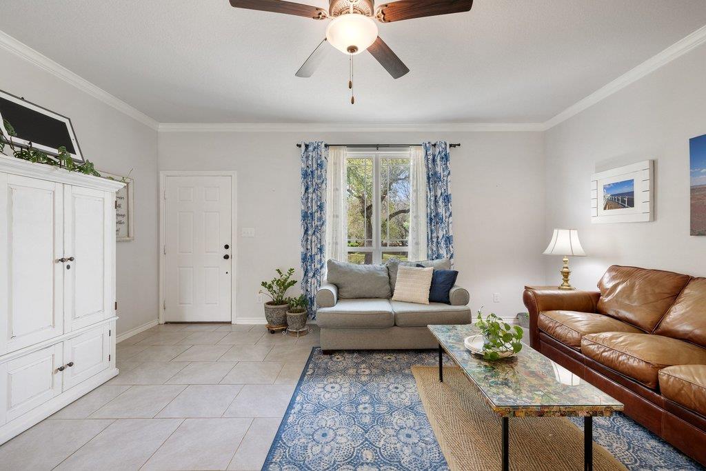 103 Leaning Oak CIR