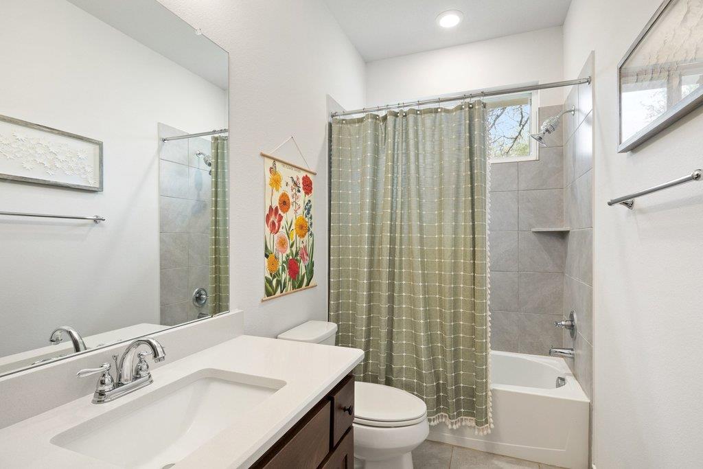 103 Leaning Oak CIR