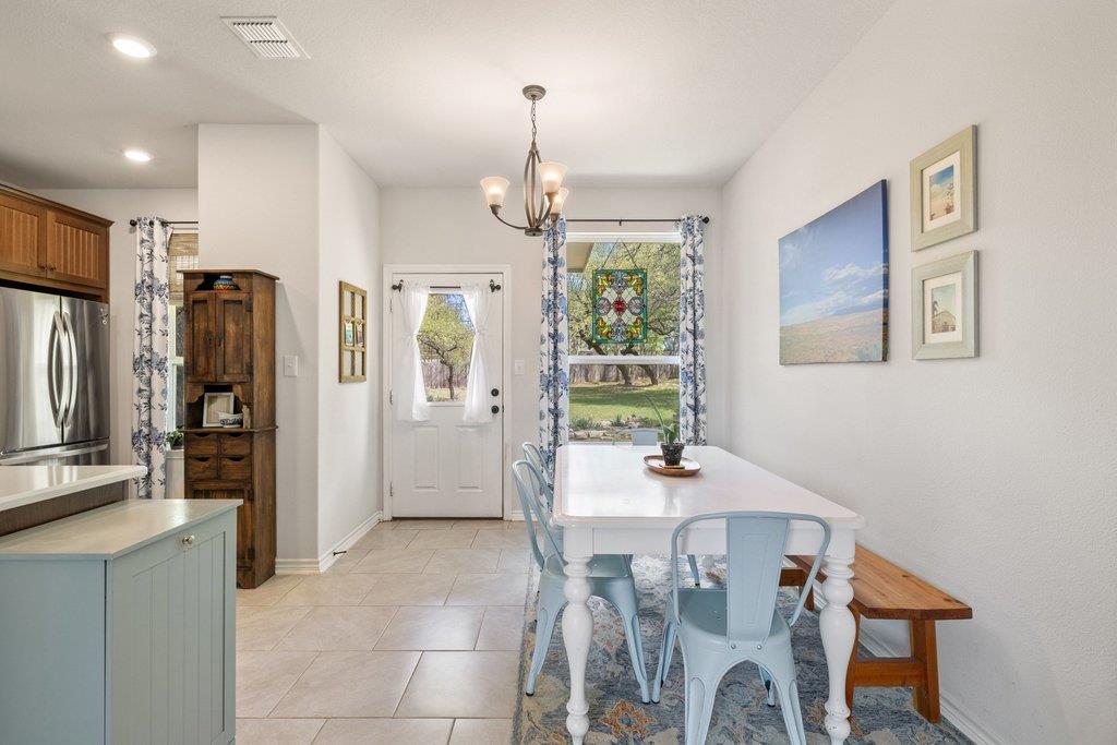 103 Leaning Oak CIR