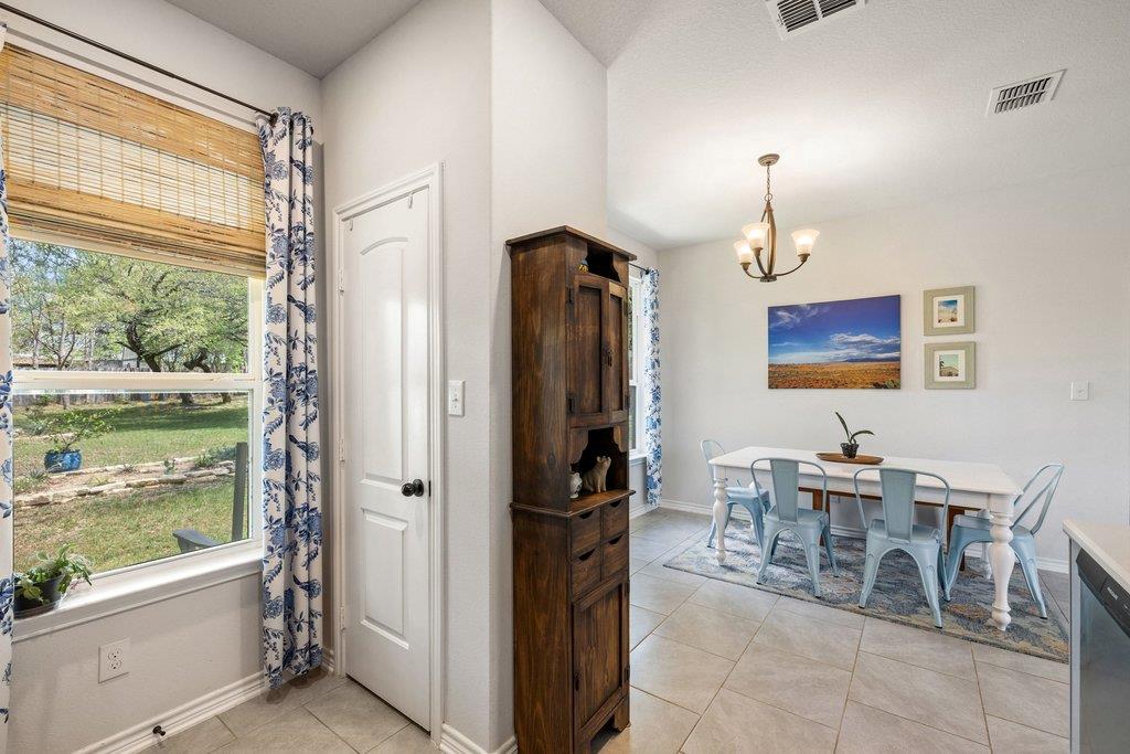 103 Leaning Oak CIR
