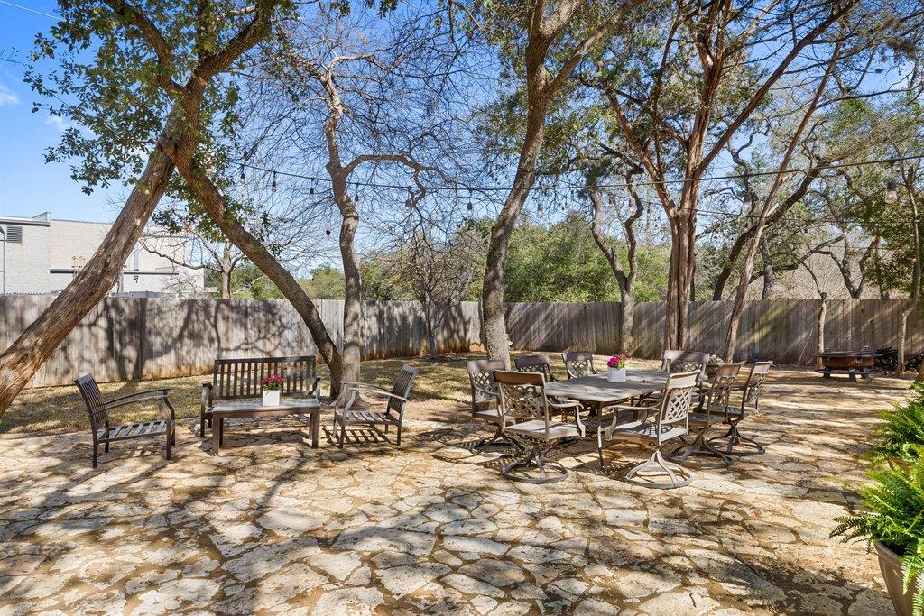 5700 Travis Green LN