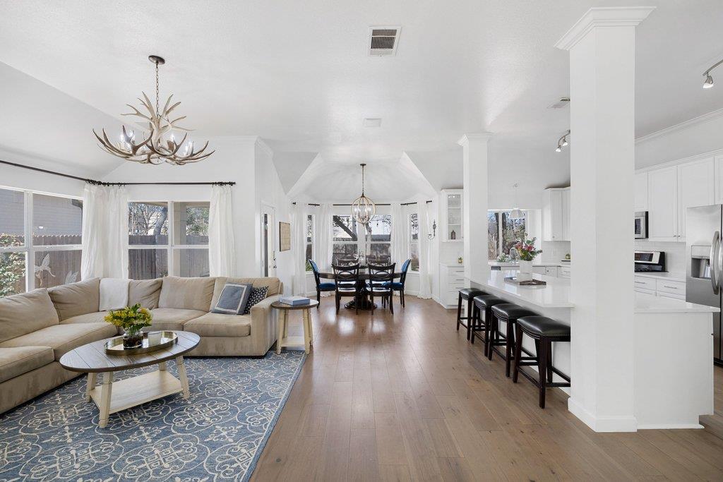 5700 Travis Green LN