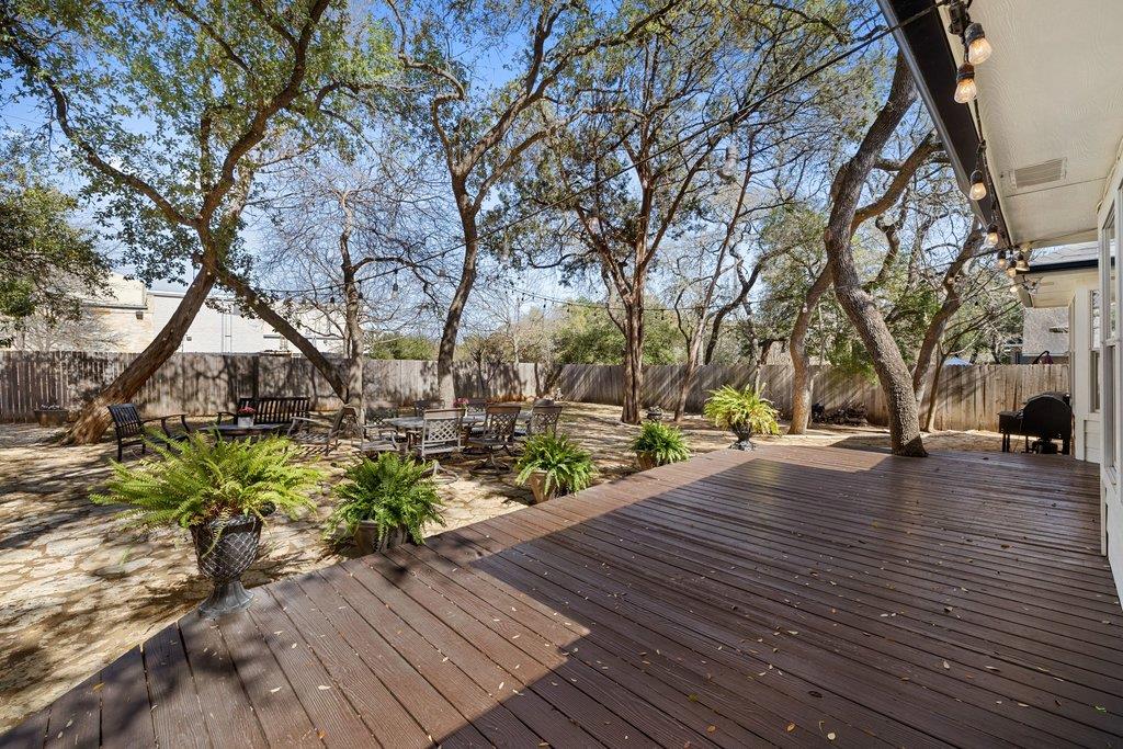 5700 Travis Green LN