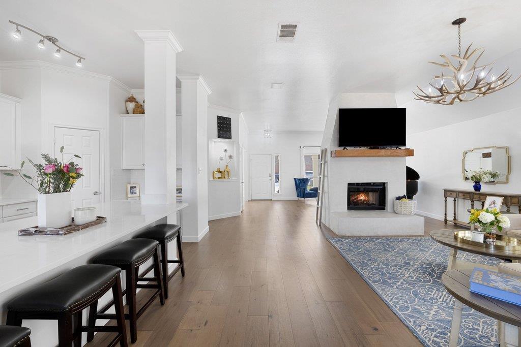 5700 Travis Green LN