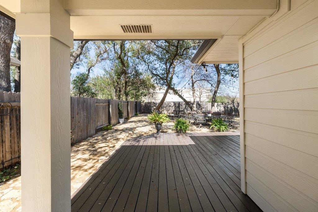 5700 Travis Green LN