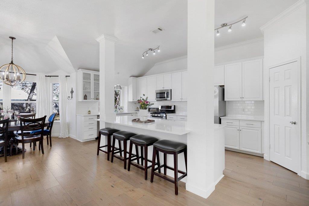 5700 Travis Green LN