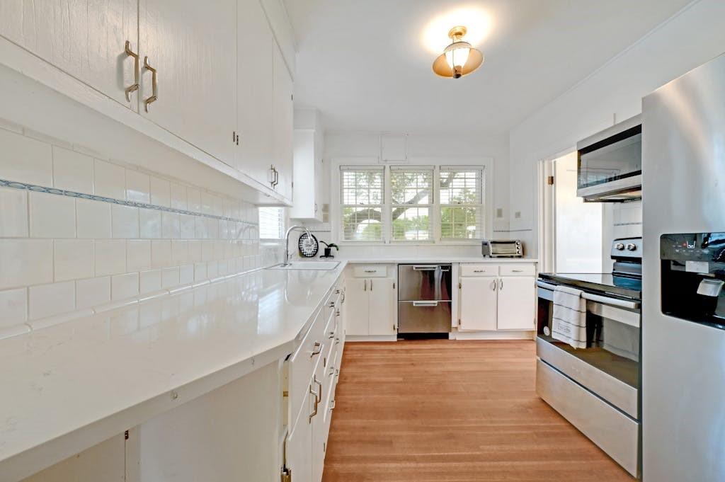 119 River PL