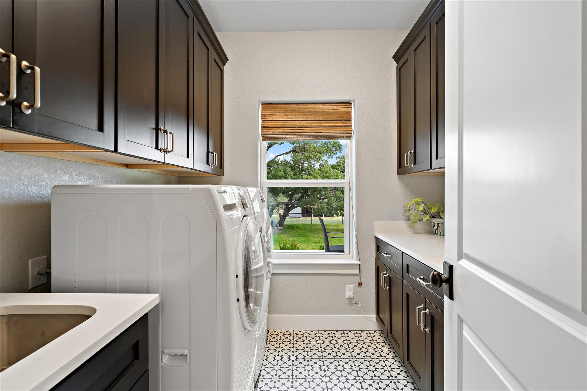 2454 McKinney Loop