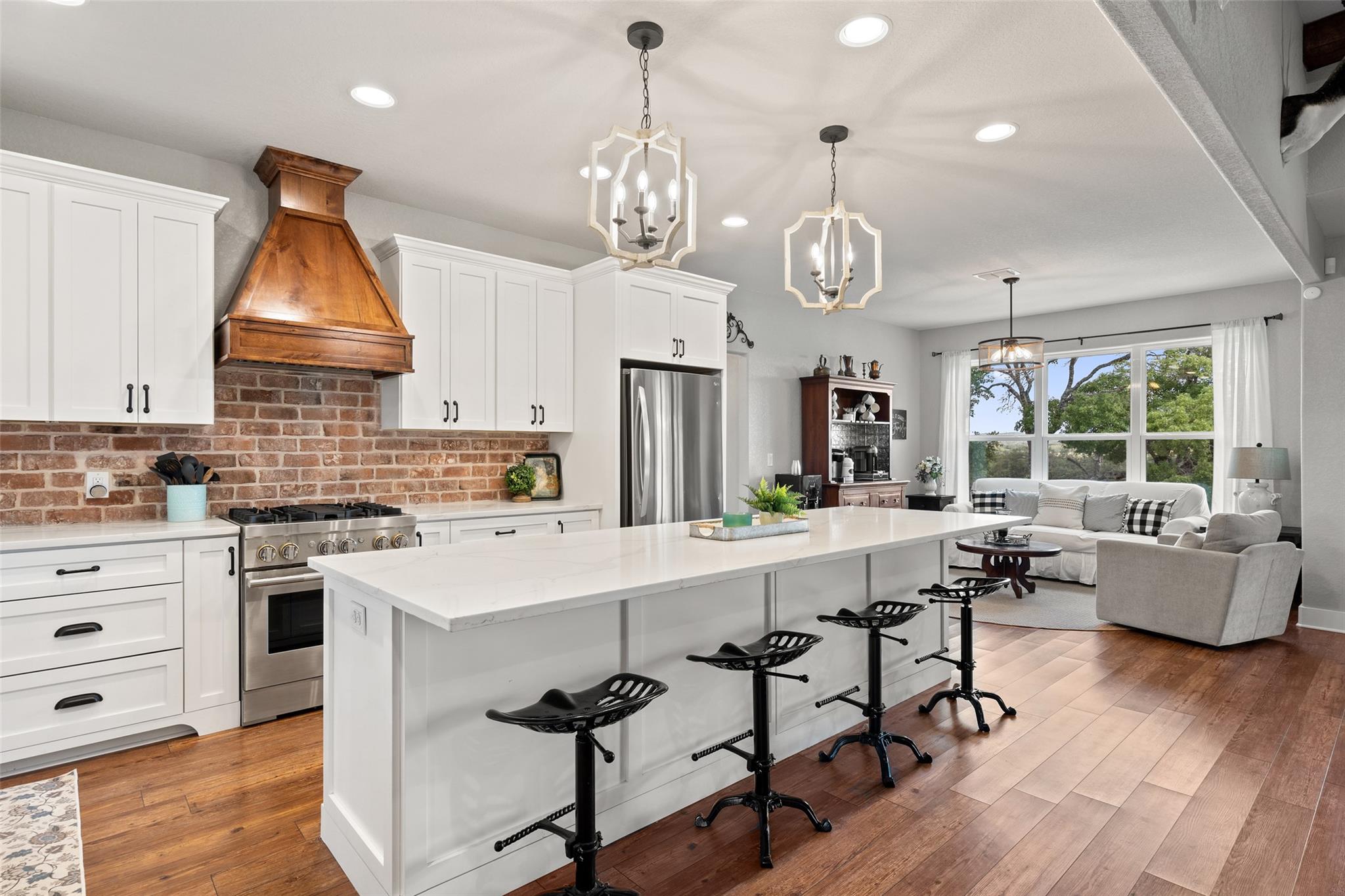2454 McKinney Loop