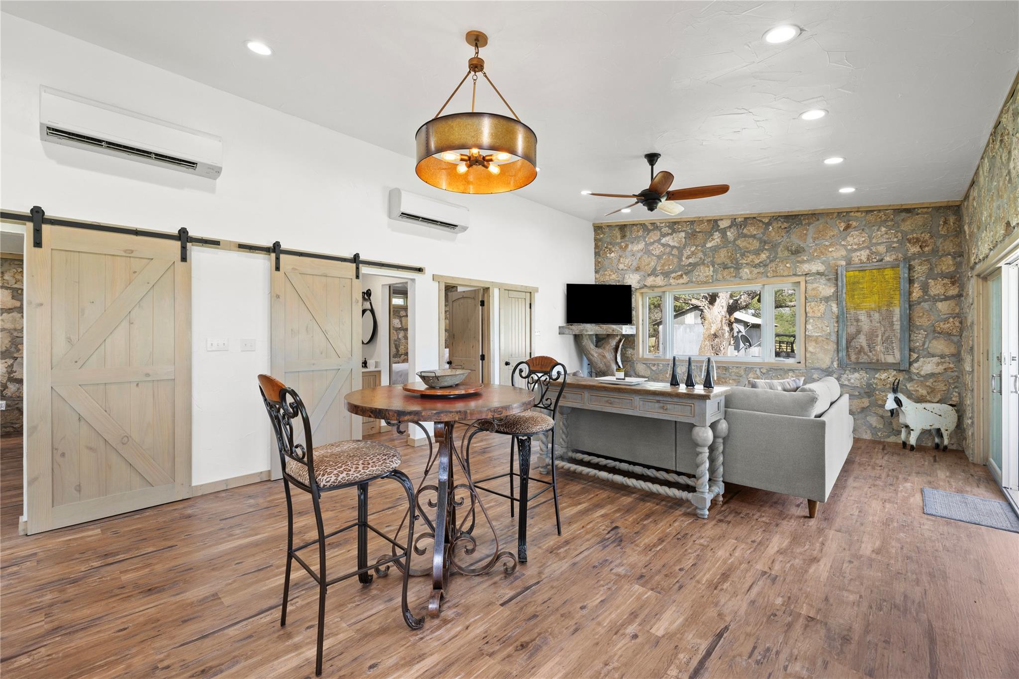3758 N US Hwy 281