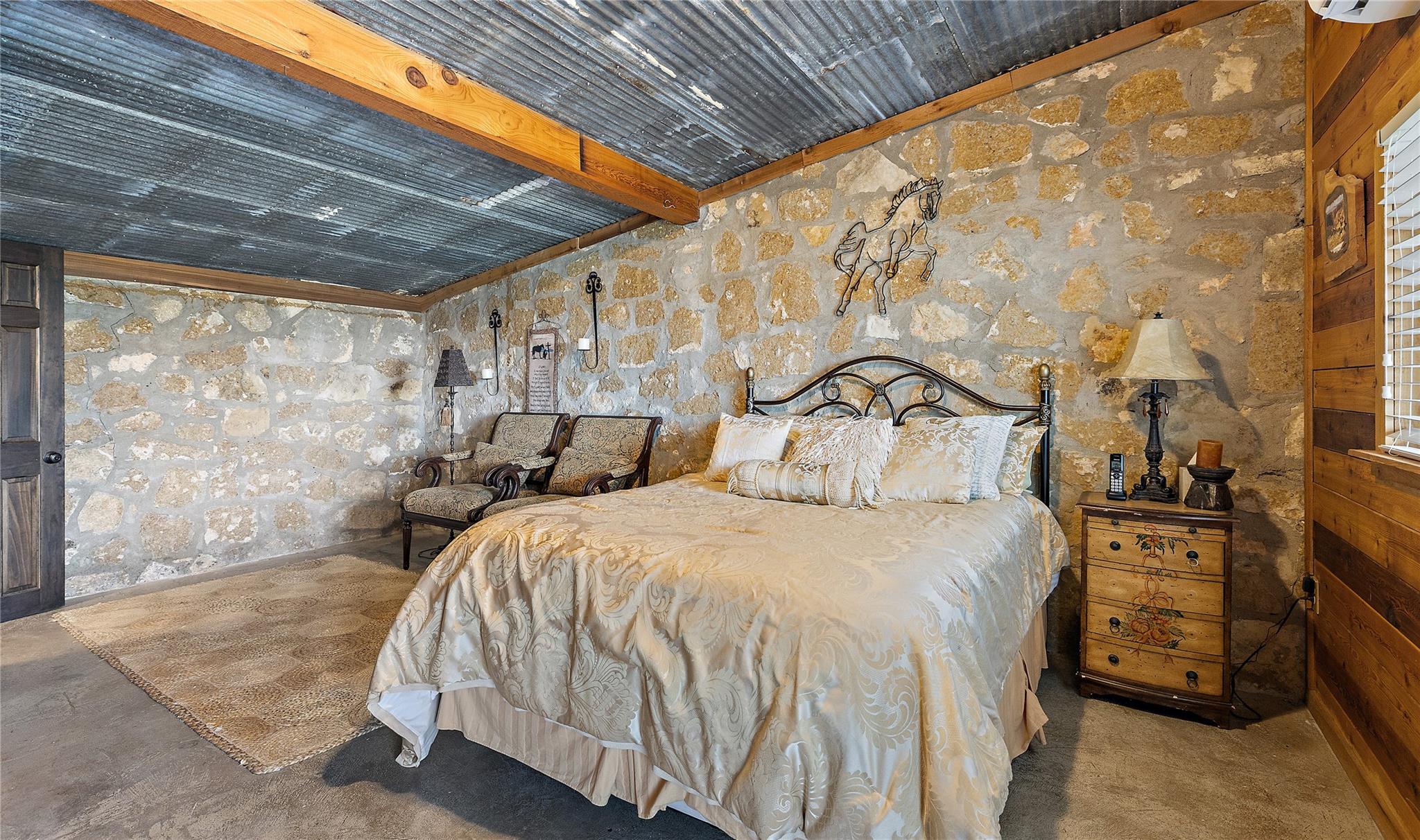 3758 N US Hwy 281