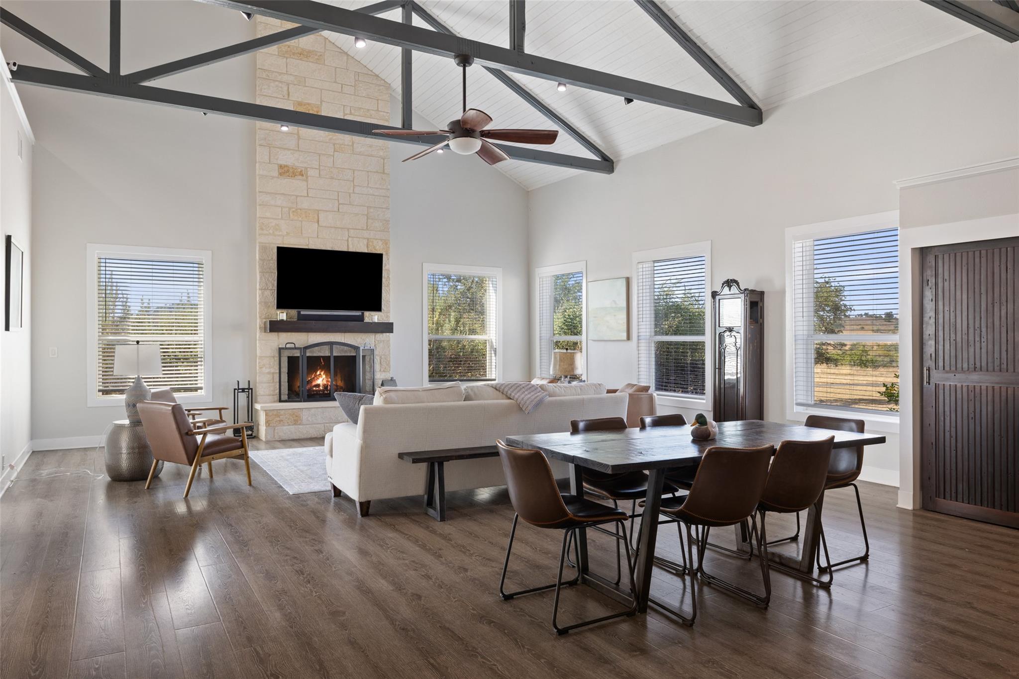 2027 FM 1376, Boerne