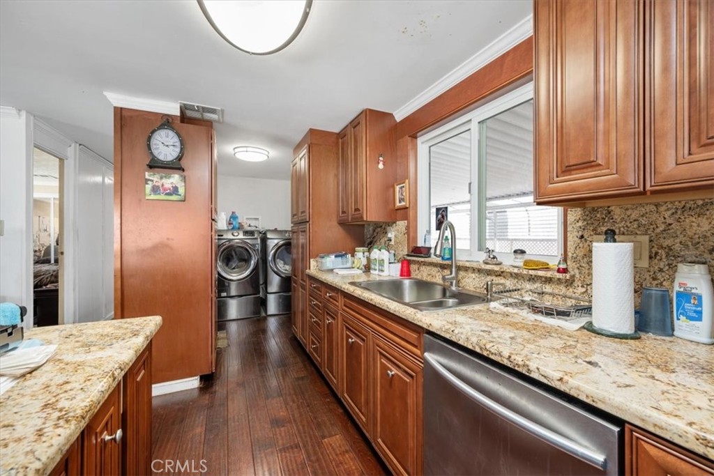 820 Glen Oak