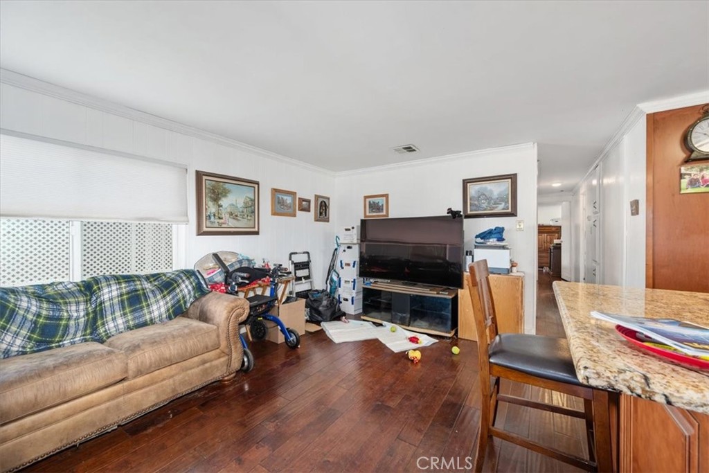 820 Glen Oak