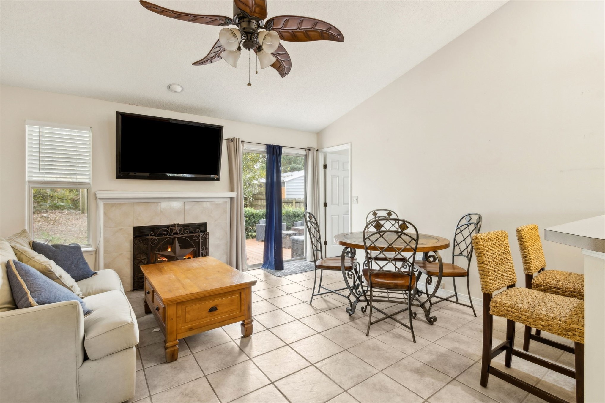 2433 BONNIE OAKS DRIVE