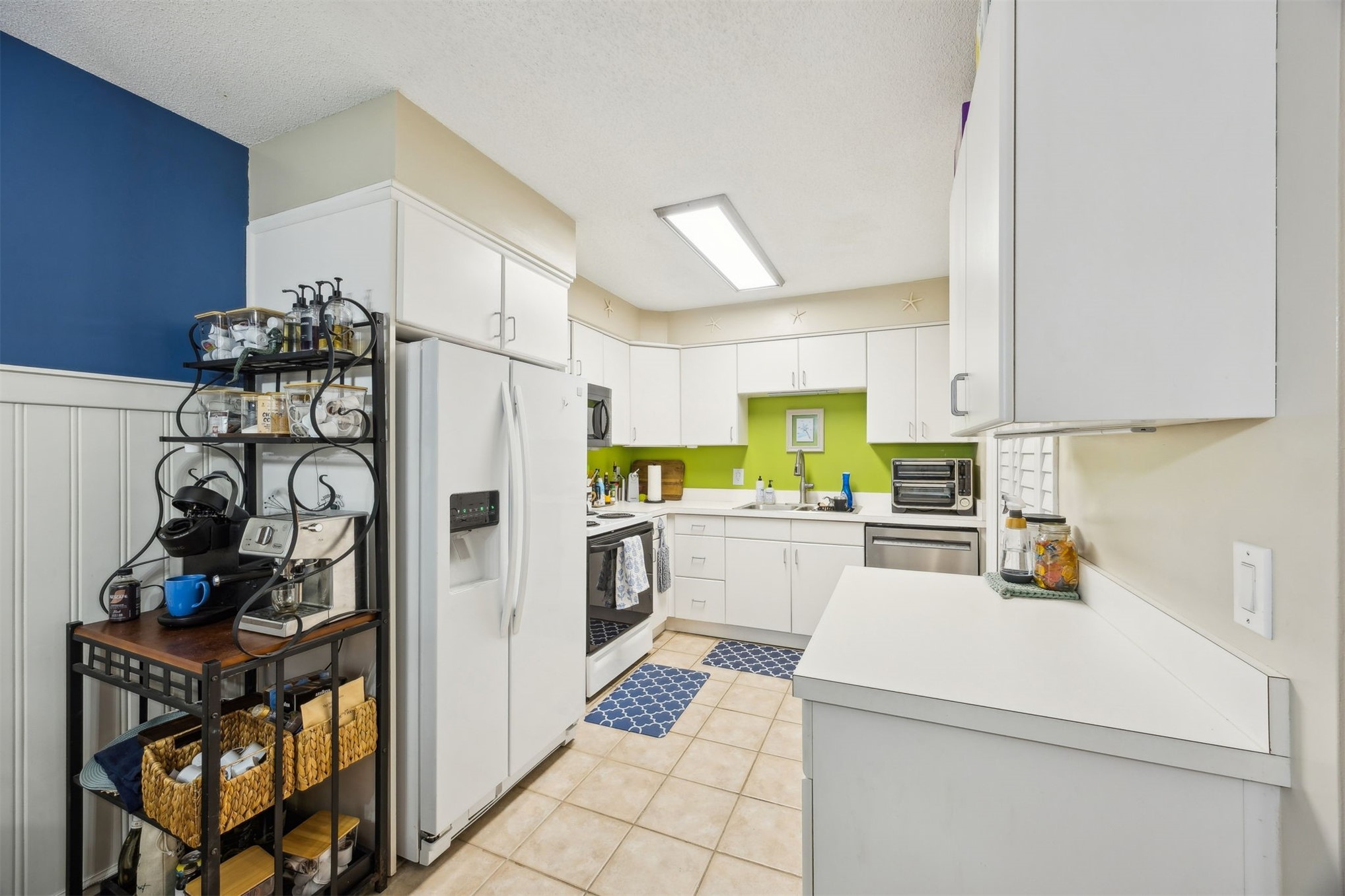 2700 MIZELL AVENUE 201A