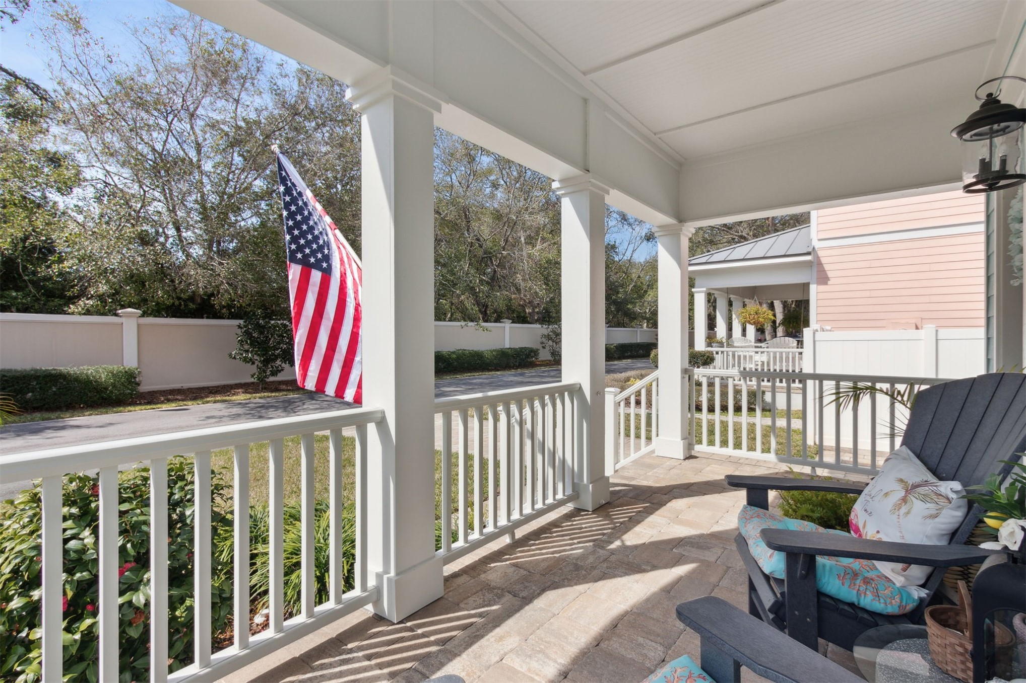 1981 AMELIA OAKS DRIVE