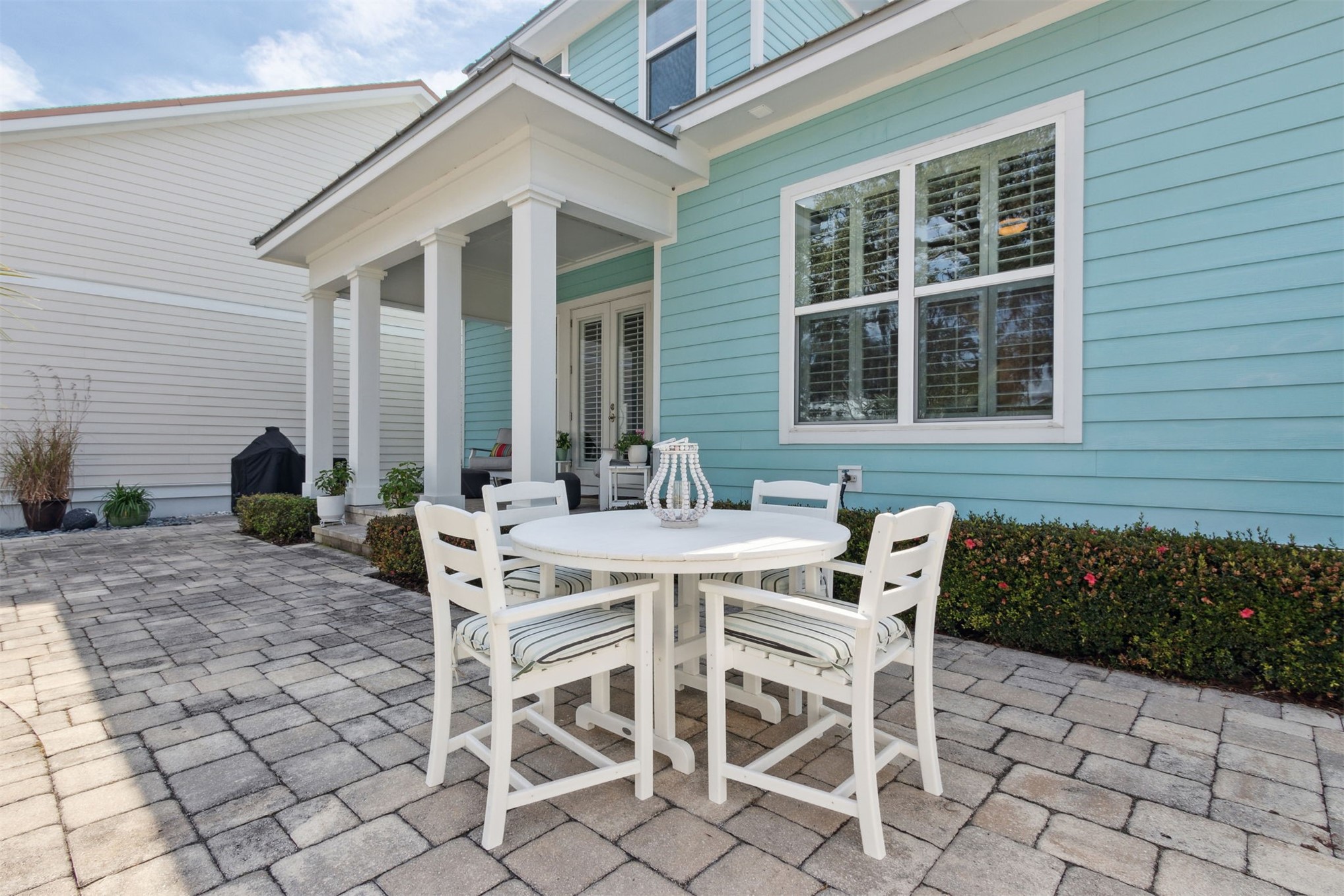 1981 AMELIA OAKS DRIVE