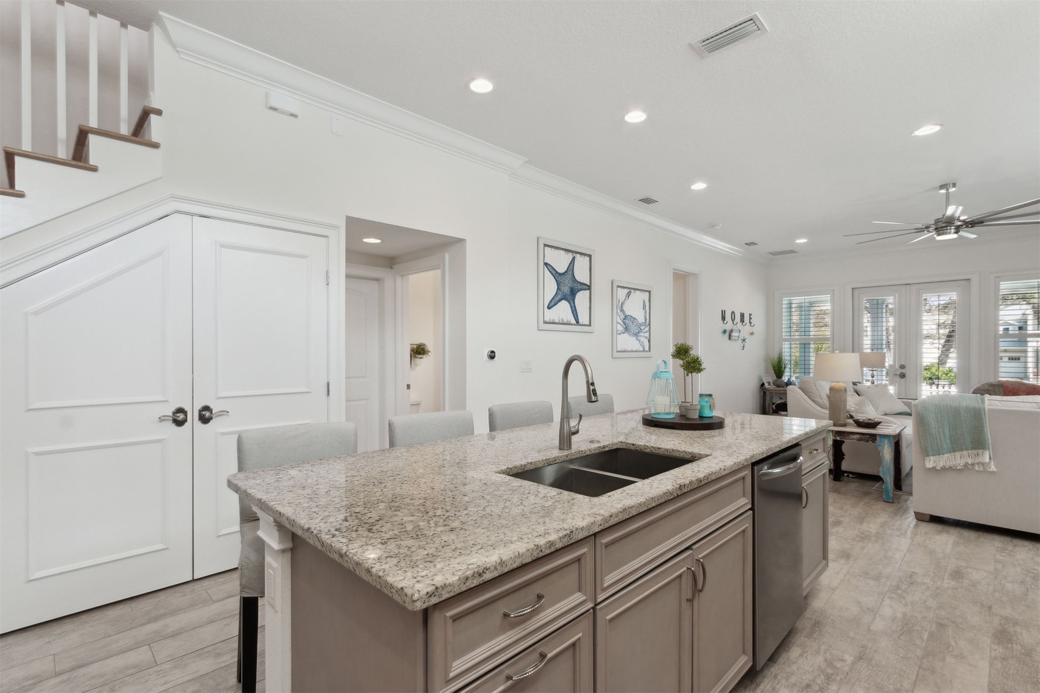 1981 AMELIA OAKS DRIVE