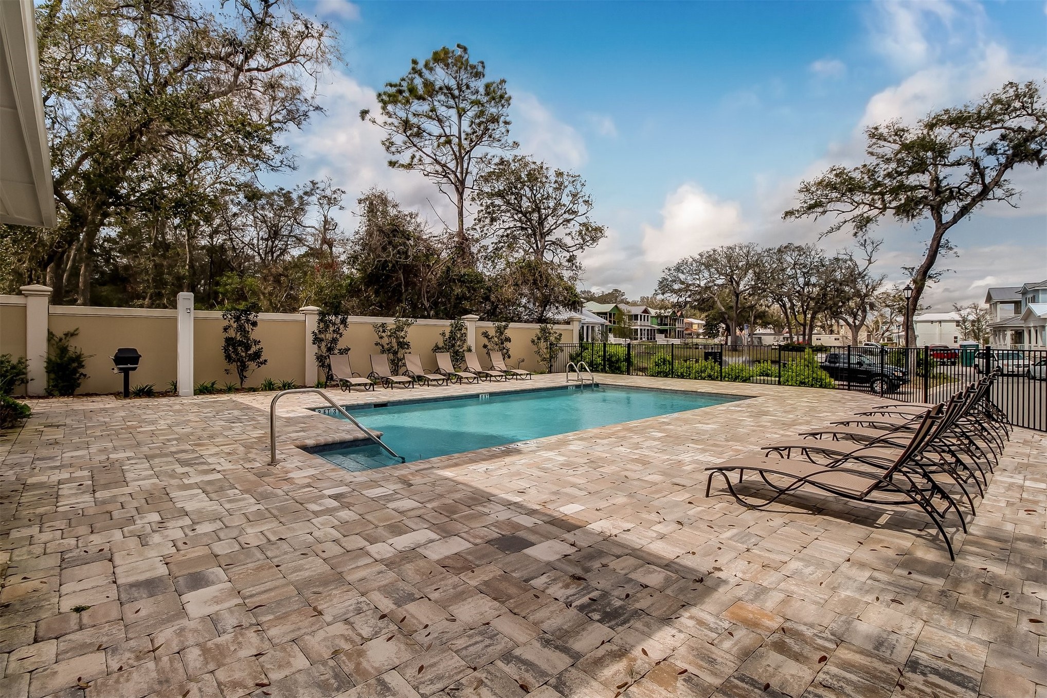 1981 AMELIA OAKS DRIVE