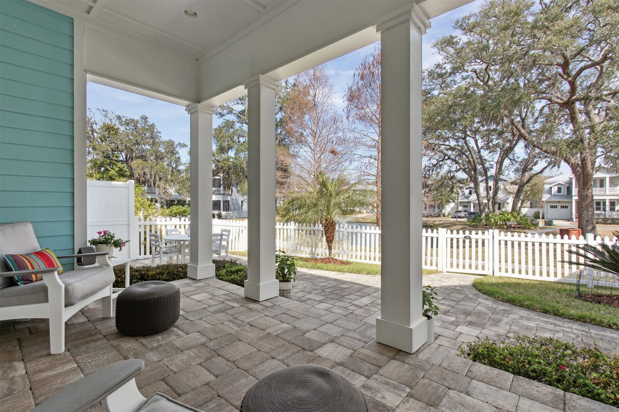 1981 AMELIA OAKS DRIVE