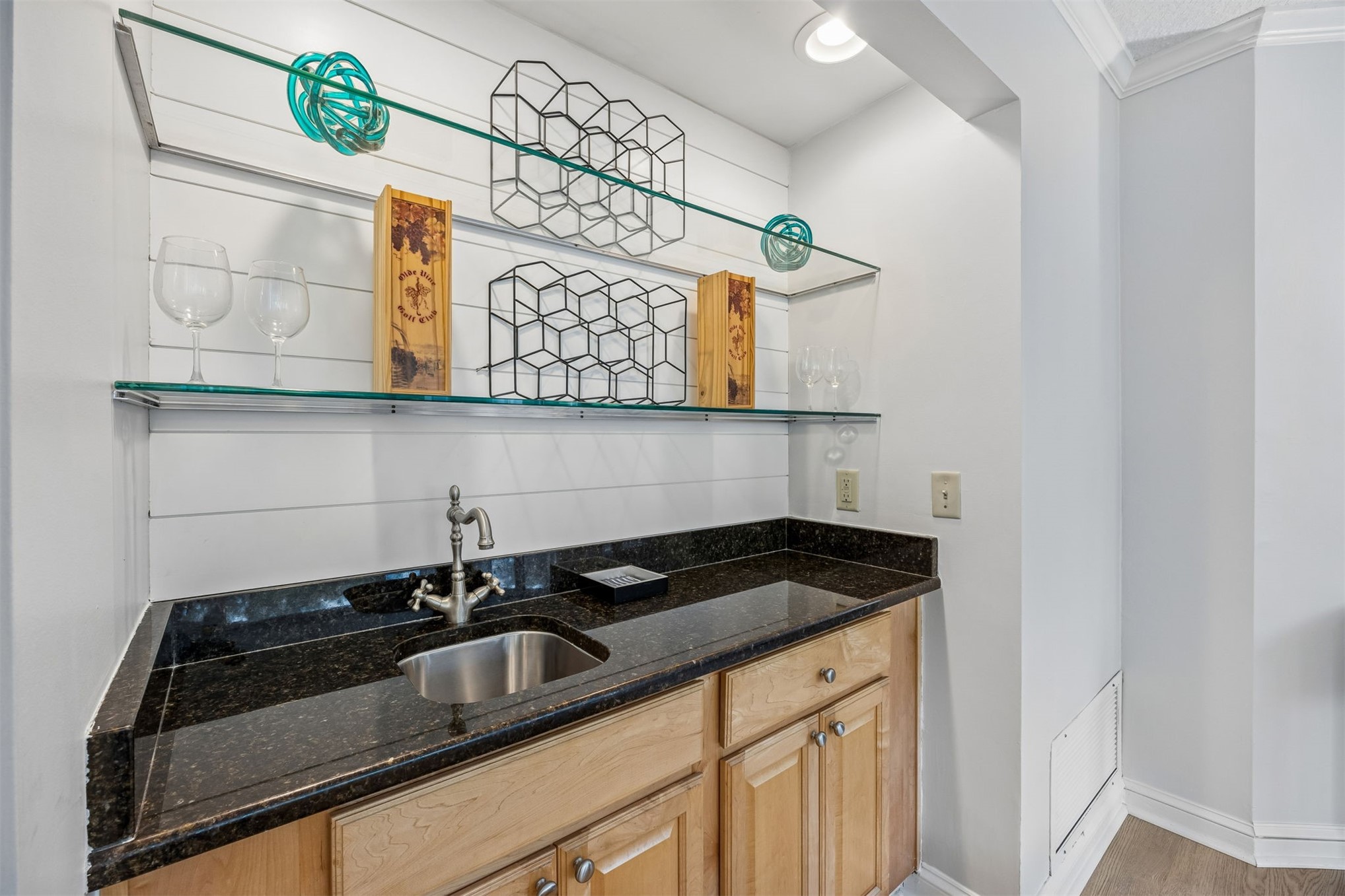 2322 / 2324 BOXWOOD LANE