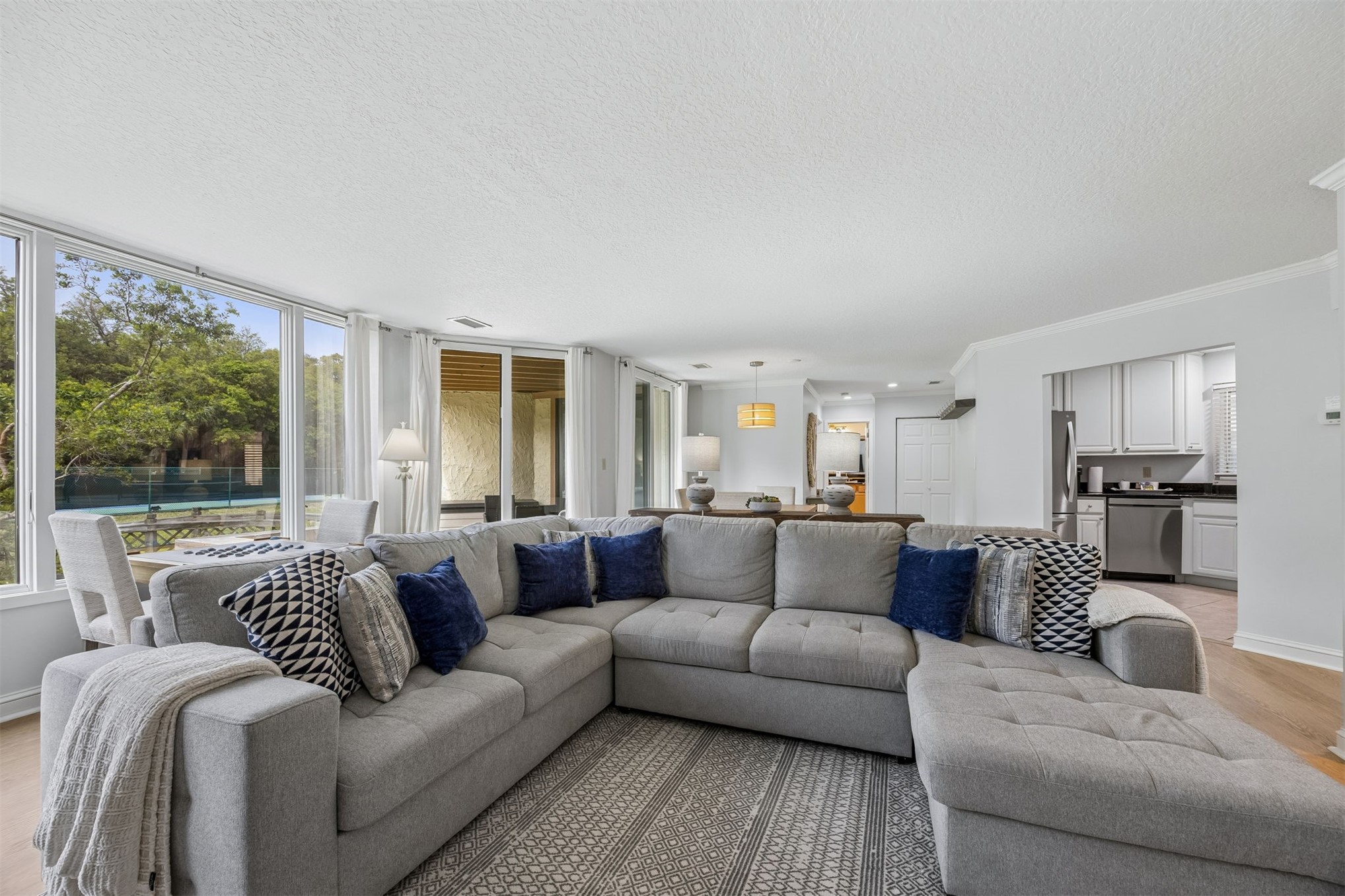 2322 / 2324 BOXWOOD LANE