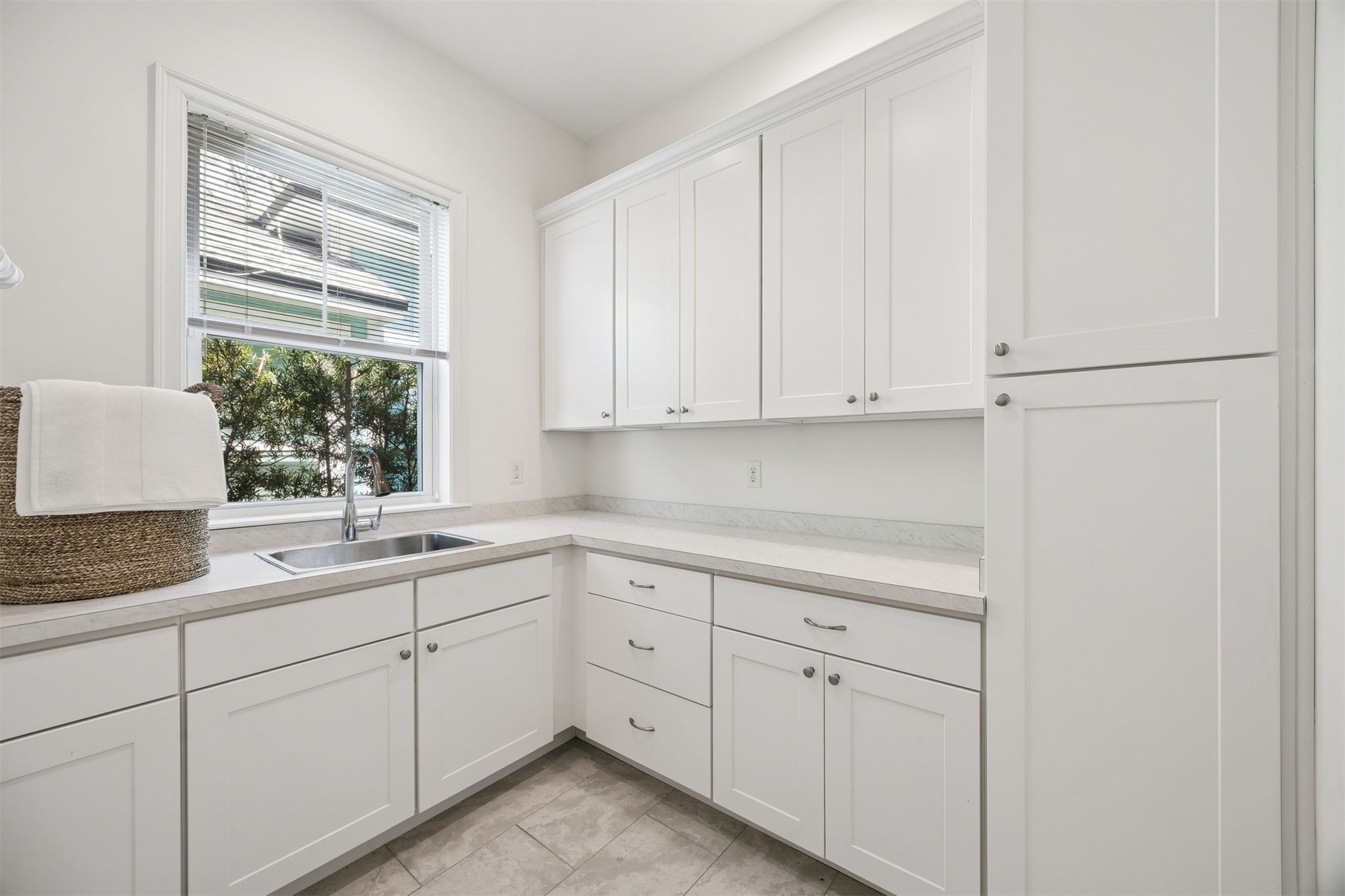 1567 OLMSTED LANE