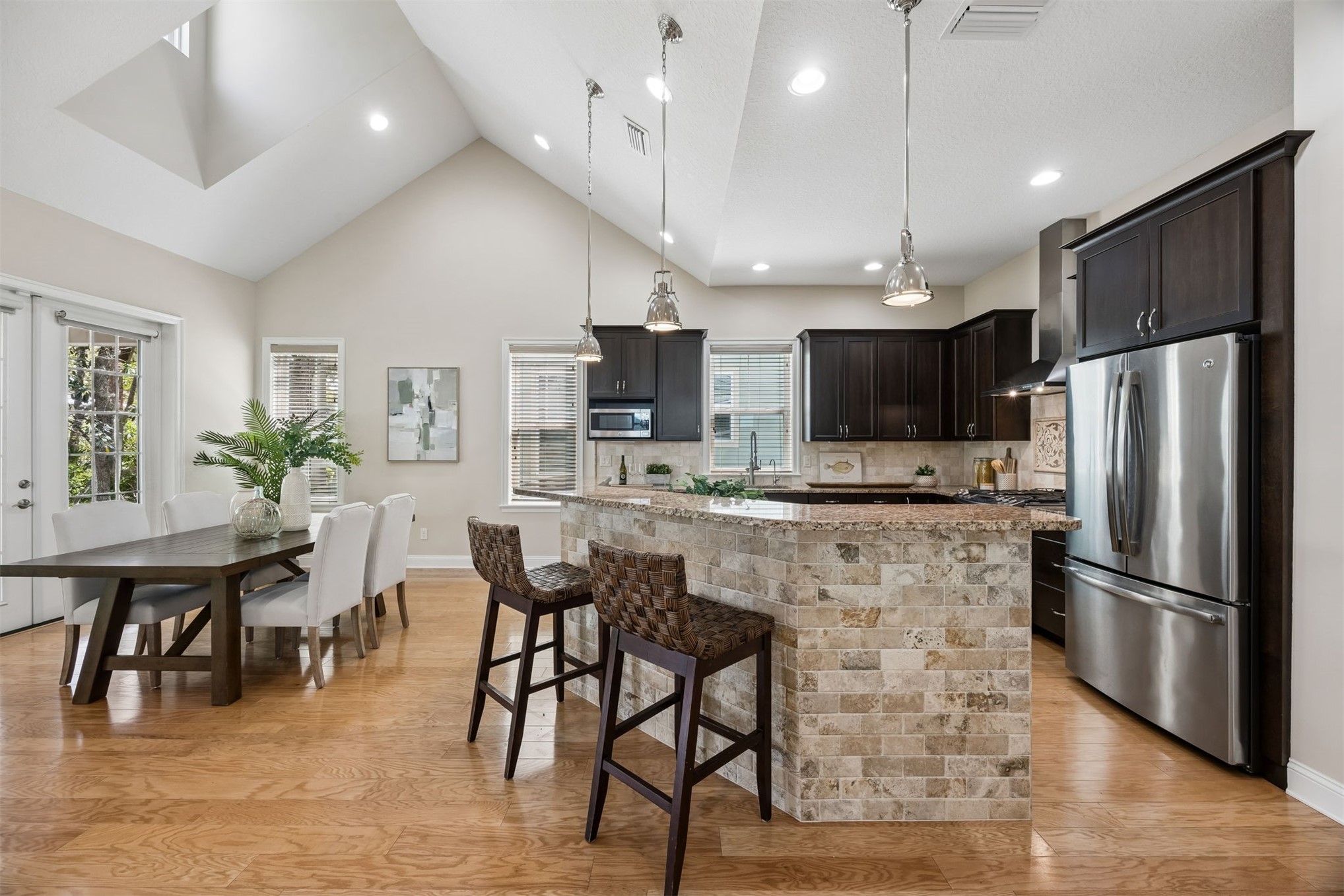 1567 OLMSTED LANE